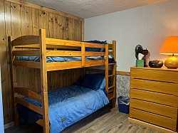 Quadmanor kids bunk bedroom